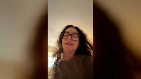 Snapshot of lil_lilyrose chatting on 04-23-26, 07:27 Lily Rose online show from 04-23-26, 07:27