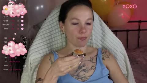 Snapshot of lil_luna_x chatting on 01-31-26, 07:11 little moon online show from 01-31-26, 07:11