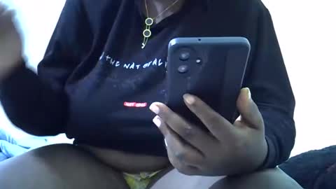 Snapshot of lil_miss23 chatting on 12-21-25, 06:31 lil_miss23 online show from 12-21-25, 06:31