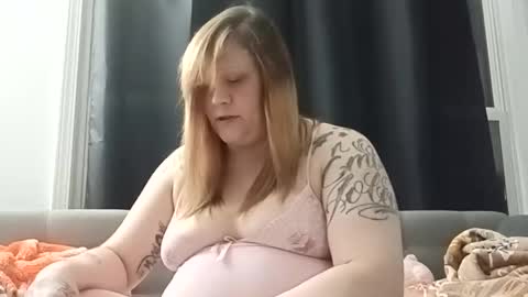 lil_nelli8 online show from 01-12-26, 08:41