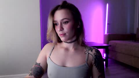 Snapshot of lil_reya chatting on 12-14-24, 11:29 INST Lil happines s online show from 12-14-24, 11:29