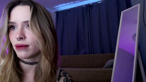 Snapshot of lil_reya chatting on 12-18-24, 11:13 INST Lil happines s online show from 12-18-24, 11:13