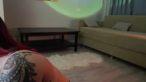 Snapshot of lil_reya chatting on 09-17-25, 11:45 INST Lil happines s online show from 09-17-25, 11:45