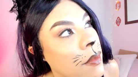 Lola online show from 10-31-25, 11:50