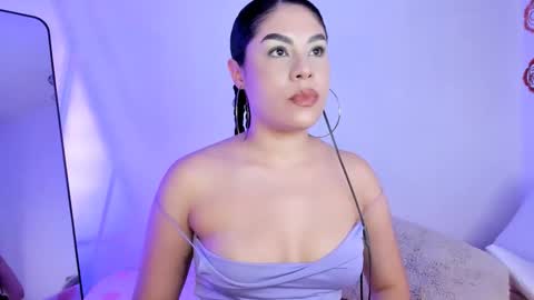 Lola online show from 11-08-25, 02:01