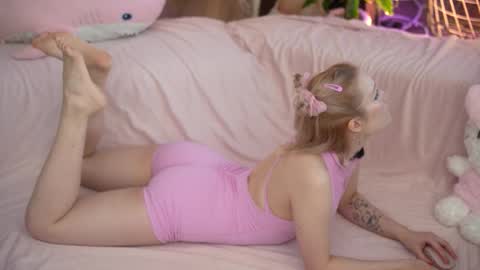 Rina  online show from 11-21-25, 07:45