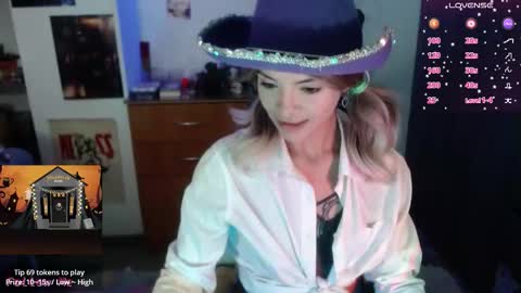 Lila online show from 10-20-25, 10:21