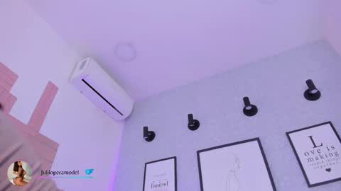 L I L A   online show from 11-06-25, 09:54