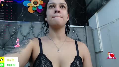 Snapshot of lila_gummy_ chatting on 06-07-26, 01:37 online show from 06-07-26, 01:37