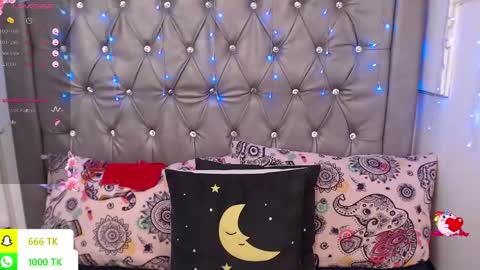 Snapshot of lila_gummy_ chatting on 06-10-26, 04:06 online show from 06-10-26, 04:06