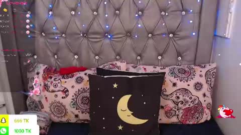 Snapshot of lila_gummy_ chatting on 06-11-26, 02:59 online show from 06-11-26, 02:59