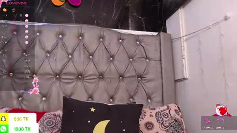 Snapshot of lila_gummy_ chatting on 07-09-26, 02:43 online show from 07-09-26, 02:43