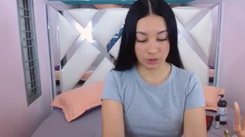 L I L A online show from 02-12-25, 01:59