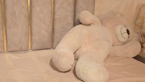 lila bailey  online show from 01-30-25, 02:27