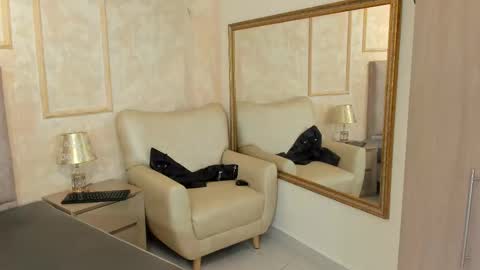 lila bailey  online show from 02-13-25, 02:12