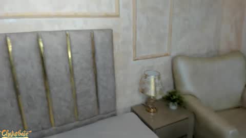 lila bailey  online show from 10-18-25, 07:36