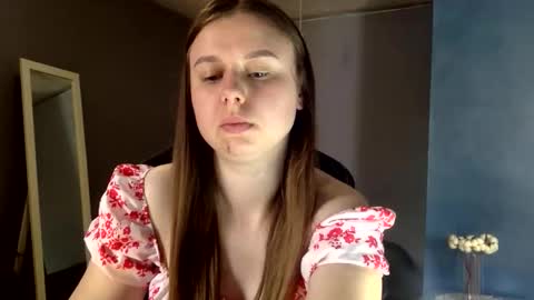 Snapshot of lilae37yis chatting on 09-22-25, 01:24 Lily online show from 09-22-25, 01:24