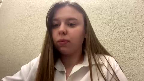 Snapshot of lilae37yis chatting on 10-03-25, 07:44 Lily online show from 10-03-25, 07:44