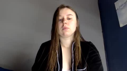 Snapshot of lilae37yis chatting on 10-07-25, 05:37 Lily online show from 10-07-25, 05:37