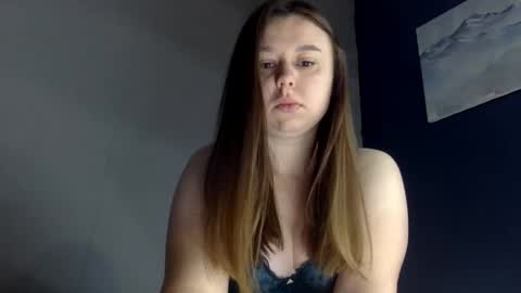 Snapshot of lilae37yis chatting on 10-08-25, 07:50 Lily online show from 10-08-25, 07:50
