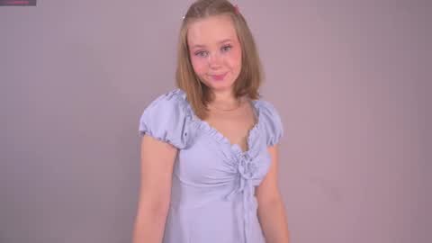 Snapshot of lilahhn chatting on 11-10-25, 03:00 Sofi online show from 11-10-25, 03:00