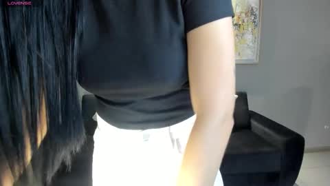 Snapshot of lilawest chatting on 10-28-25, 11:25 Lila West online show from 10-28-25, 11:25