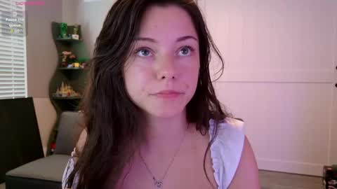 Snapshot of lilbbyily1 chatting on 06-08-26, 03:34 Libby online show from 06-08-26, 03:34