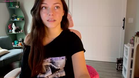 Snapshot of lilbbyily1 chatting on 06-26-26, 05:28 Libby online show from 06-26-26, 05:28