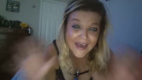 Snapshot of lilblonde412 chatting on 09-24-25, 03:04 lilblonde412 online show from 09-24-25, 03:04