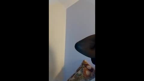 Snapshot of lilcalvo1 chatting on 02-05-26, 10:42 lilcalvo1 online show from 02-05-26, 10:42