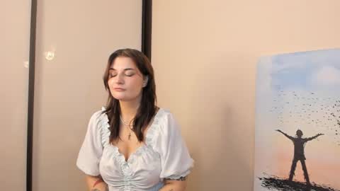 Snapshot of lilchaosbaby chatting on 06-11-26, 03:43 Mia online show from 06-11-26, 03:43