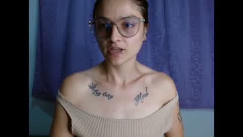 Snapshot of lilcoralinne_0 chatting on 06-30-26, 01:06 Valeri Villalobos IG villa lobosvaleri online show from 06-30-26, 01:06