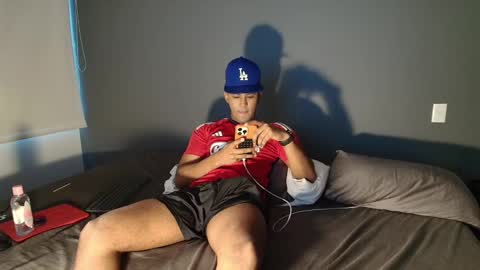 Snapshot of lildantear chatting on 12-21-24, 10:30 Dante online show from 12-21-24, 10:30