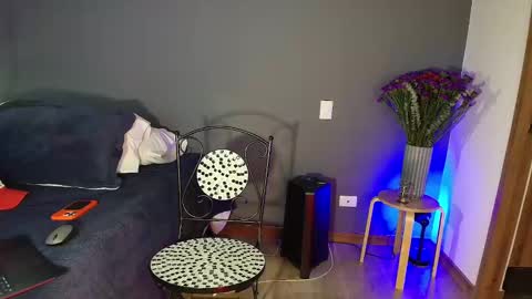 Snapshot of lildantear chatting on 12-31-24, 01:26 Dante online show from 12-31-24, 01:26