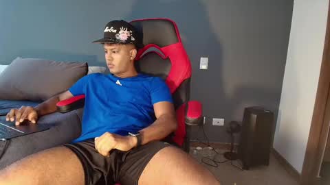 Snapshot of lildantear chatting on 01-28-25, 09:40 Dante online show from 01-28-25, 09:40