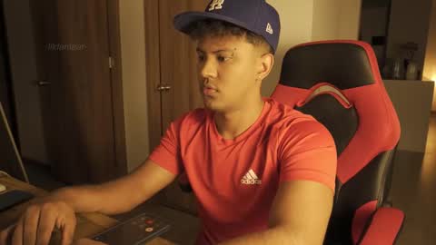 Snapshot of lildantear chatting on 12-04-25, 01:48 Dante online show from 12-04-25, 01:48