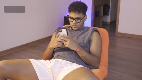 Snapshot of lildantear chatting on 08-05-26, 10:55 Dante online show from 08-05-26, 10:55