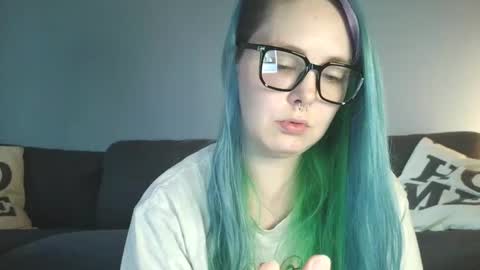 Snapshot of lilemmy1999 chatting on 09-11-25, 11:27 emily ryanson online show from 09-11-25, 11:27