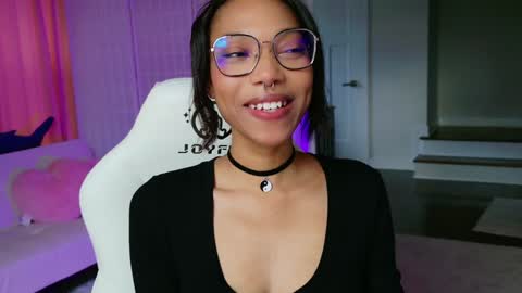 evie online show from 12-31-24, 07:40