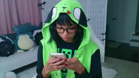 evie online show from 10-02-25, 02:51