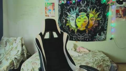 Lil online show from 10-29-25, 08:05