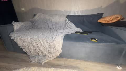 Lili online show from 03-25-26, 05:41