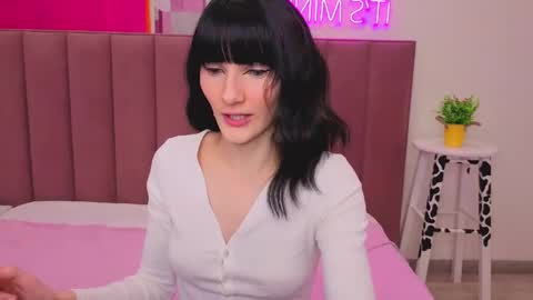 Lilli  follow me kiss online show from 04-11-26, 10:30