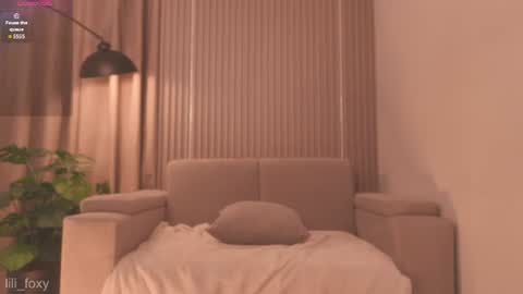 lili online show from 07-25-26, 04:04
