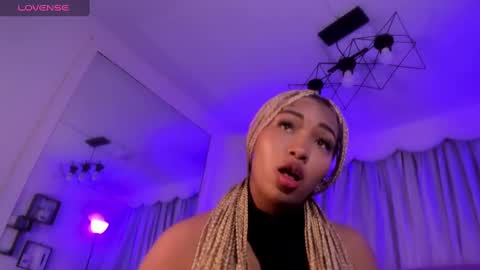 Snapshot of lili_harvey chatting on 10-09-25, 02:42 Lili online show from 10-09-25, 02:42