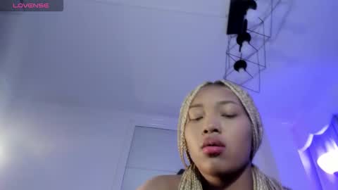 Snapshot of lili_harvey chatting on 10-10-25, 01:15 Lili online show from 10-10-25, 01:15