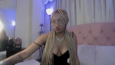 Snapshot of lili_harvey chatting on 10-11-25, 12:21 Lili online show from 10-11-25, 12:21