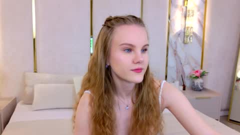 Snapshot of lili_lohan chatting on 06-05-26, 05:36 lili_lohan online show from 06-05-26, 05:36