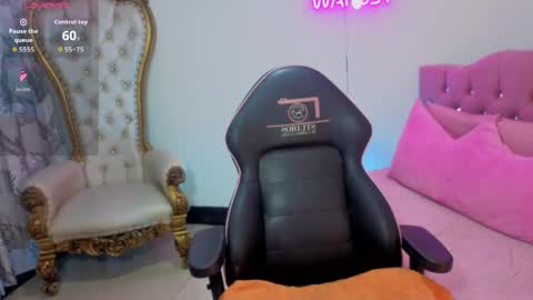LILI online show from 05-18-26, 03:24