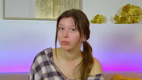 Mia online show from 02-03-26, 06:40